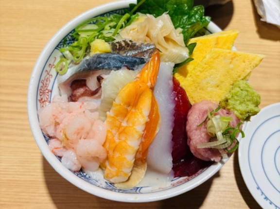 【画像】海鮮丼きましたわ～ｗｗｗｗｗｗｗｗｗｗｗｗ