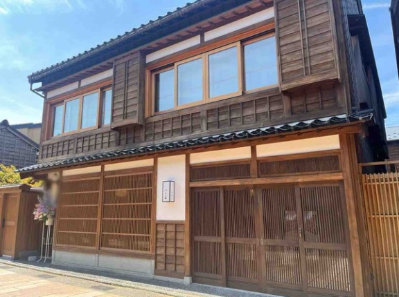 『ひがし茶屋街』に隠れ家宿『百楽荘 離れ 金沢ひがし茶屋』がオープン！1Fに『つる嘉』なる和カフェがオープンしてる。