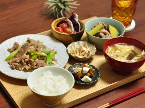 うちの娘専用の便利な献立提案機能その名もChatKNE（チャットかなえ）と昨日の晩ごはん