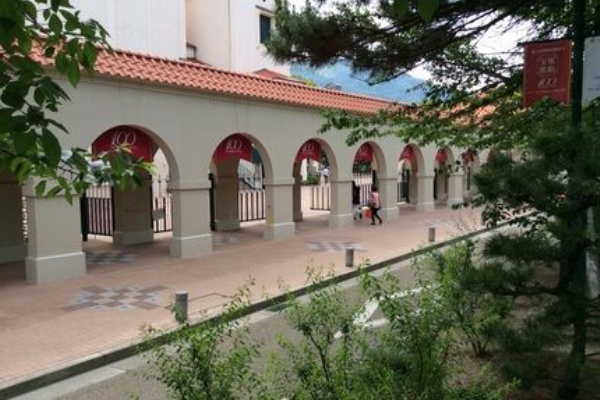 花の道でホットにまったりと