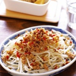 『1分30秒レンチンしたもやしに「万能豚そぼろ」を混ぜ和えるだけ♪2分で即席簡単完成！！家計に優しくボリューミー★「中華風ピリ辛豚そぼろもやし」【レシピ1870】【スパイス大使】』の画像