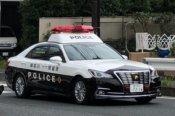 神奈川県警のパトカー