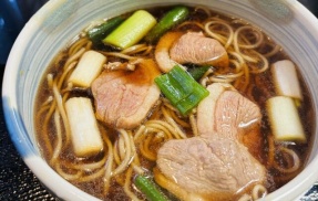 蕎麦屋で鴨南蛮がメニューにあるけど鴨肉ってスーパーに売ってないよな