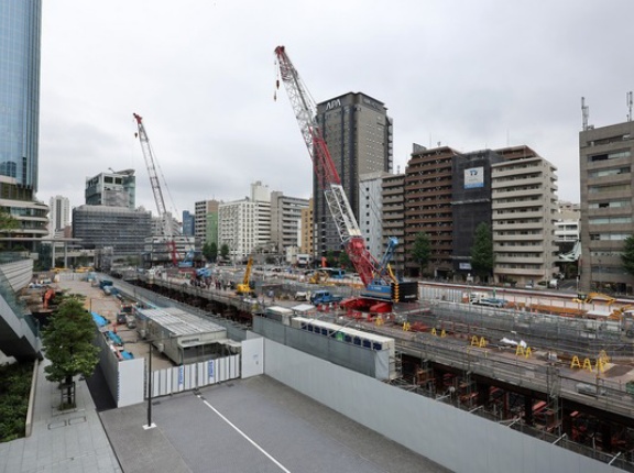 地上30階「泉岳寺駅地区第二種市街地再開発事業」の建設状況！低層部にオフィスが入る泉岳寺駅直結の板状タワマン（2026.9.12）