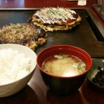 関東人「お好み焼き定食とかｗ両方炭水化物じゃんｗ」