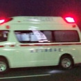 男性死亡…一緒に歩く女性は無事　深夜の路上、幅は6メートル　車が接近、男性のみはねられる　病院で死亡確認　運転手の男逮捕、違反の疑い…大量のアルコール検出