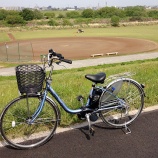 『電動アシスト自転車でセンター内を巡回』の画像