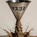 日本のテレビを点ければ、相変わらず「トランプ大統領は苦境に立たされている」という解説が流れます