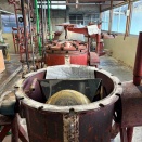 この釜の下。人ひとりくらい住めるスペースがあるんですよ。宮城野納豆製造所で釜場の秘密をまたひとつ教わってしまいました。