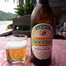 メコン川を眺めながら昼からビアラオ