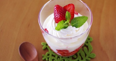 氷いちごのクリームチーズグラスケーキ