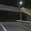 11歳女児が軽自動車にはねられ意識不明の重体　片側1車線で横断　歩道橋アリ、横断歩道ナシ