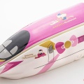 【鉄道】「ハローキティ新幹線弁当」発売　「かわいい500系」を陶器で再現