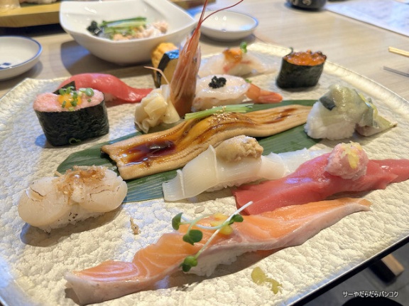 【梅丘 寿司の美登利 銀座店・Umegaoka Sushino Midori Ginza】　at　銀座7丁目　～すでにグローバルに有名な行列のできるお寿司店～