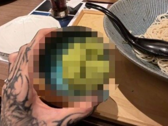 客「すみません、ワサビください」→嫌な顔をした店員がとんでもない物を持ってくるｗｗｗｗｗ