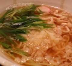 うどん出汁にコショウがたまらない