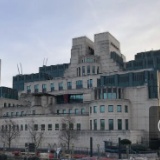 毎日新聞社説 　政府情報機関の強化　拭えぬ人権侵害への懸念