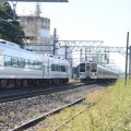 10月11日撮影　南松本にてE131系と211系のすれ違い