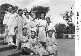 戦前・戦後のモノクロ写真を淡々と貼る（女性中心でな）