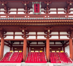 圧巻の大雛壇飾り