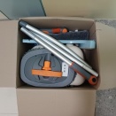 窓用のロボット掃除機をレンタルしてマンションの窓の掃除に精を出す