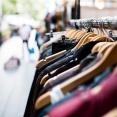 服に一年でいくらお金かけてる？