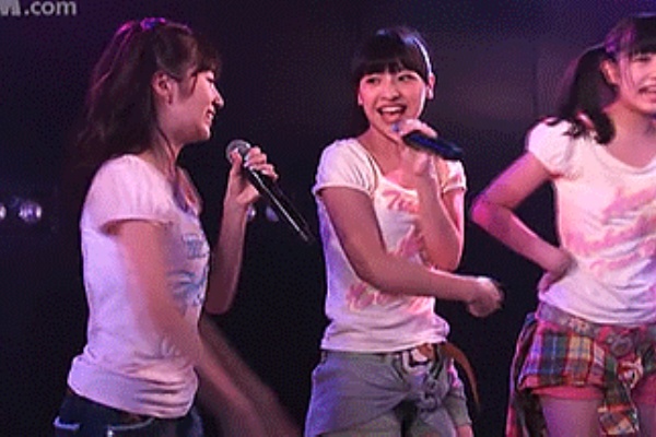 大島涼花が公演中におっぱい揉みすぎwwwwwwwwwww Akbのまとめサイト 見逃した君たちへ