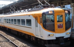 12400系がレストラン列車の改造種車に抜擢