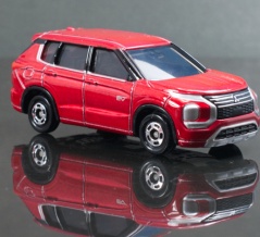 レビュー トミカ No.10 三菱 アウトランダー PHEV（3代目）