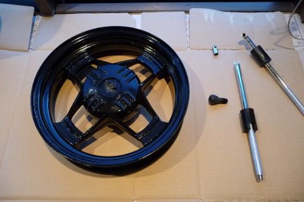 ヤマハ アクティブ チューブレスリアホイール