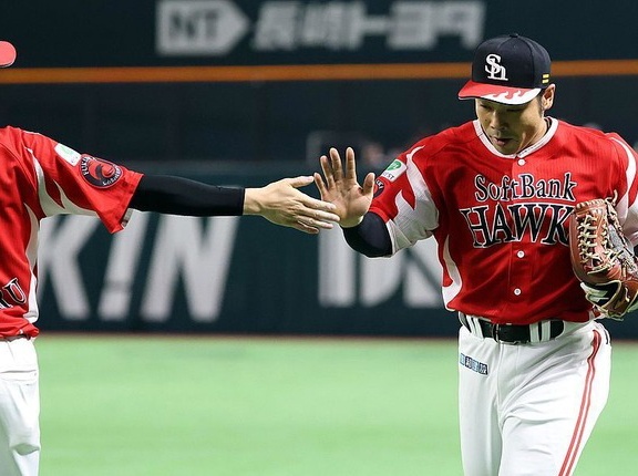 「自分から言ってきたので」　ソフトバンク小久保監督、近藤健介は直訴の右翼守備　柳田悠岐復帰でDHを譲る　「残り9試合でどう起用していくか」