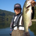 秋深き、隣は何を釣る人ぞ――