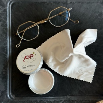 【PR】拭くだけで曇り止めできる！かわいい缶入りのメガネ拭き