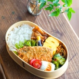 おうちでざるそば（とろろ付き）と、今日のおべんとう