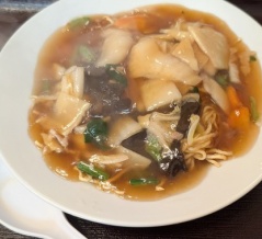 県庁前公園近くの中華料理「大観園」で五目あんかけ焼きそば！