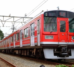 小田急の赤い1000形が最初は3編成しかなかった謎を考える