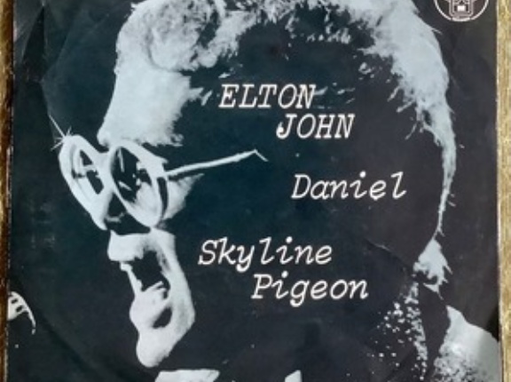 【空を見上げて】Skyline Pigeon / スカイライン・ピジョン（Elton John / エルトン・ジョン）1969