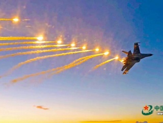 ニュース報道、戦闘機と哨戒機の区別ができない！