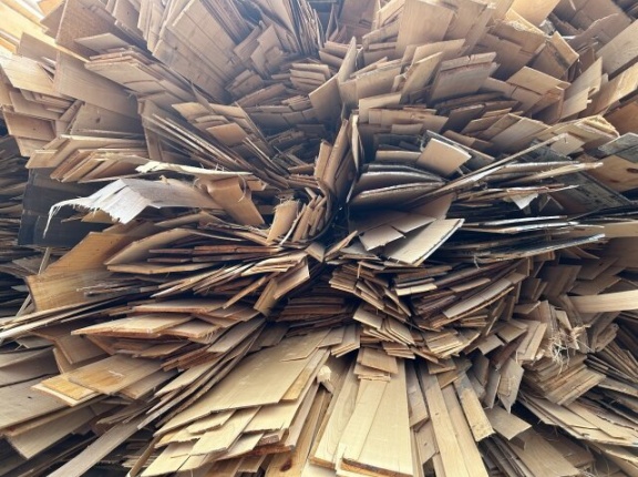 製材屋「『薪が欲しいので端材をタダでくれ』と言われることがよくある。『切って配送して』と要望があり、有料になると言った結果⋯」