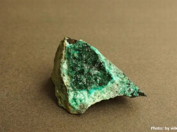 磁場を当てるだけで冷える鉱物「アタカマイト」を発見！