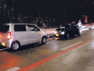 ９９歳男性　中央自動車道を逆走し軽乗用車と正面衝突