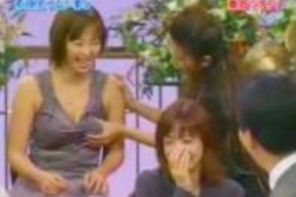 鈴木紗理奈 乳首