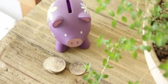 【衝撃】中学の頃、「貸すのやだな」と思いつつ友人にお金を貸す羽目に。→返金を催促したけど「いやぁー金欠でさぁー」→先生に言い、先生から友人の親に伝わった結果…