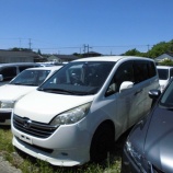 『古くても安くてもちゃんと走ります！！良い中古車？悪い中古車？年式も走行距離も同じ、ステップワゴンです。点検中。福島県の安い中古車屋です。買取も販売も車検もタイヤも何でも!!』の画像