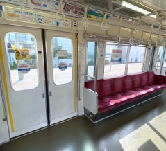 小田急のドア上にある広告枠は役目を終えたのか