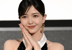 浜辺美波「久保史緒里は素敵。泣いてると余計に美しさに拍車がかかる」