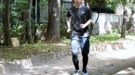 ランニングをすれば年収が上がる？　ネットユーザー「順番が逆」