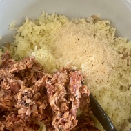 とろ〜りチーズがたまらない！ホタルイカのクロケッテ