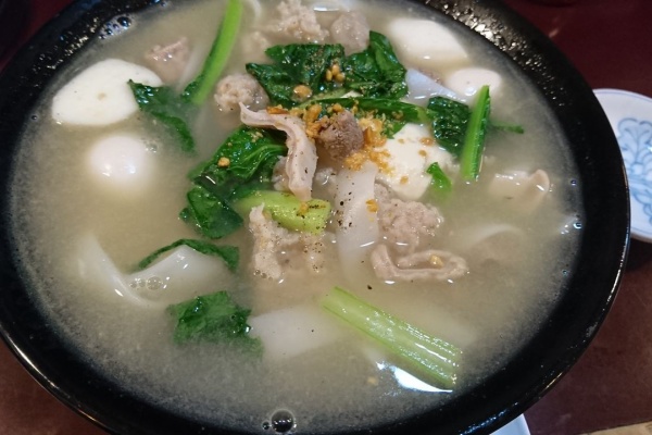 りしのカレーとお酒と美味しい物の本棚 高田馬場