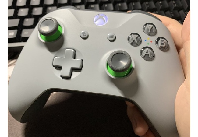 『Xboxコントローラー』形、性能すべて良い
